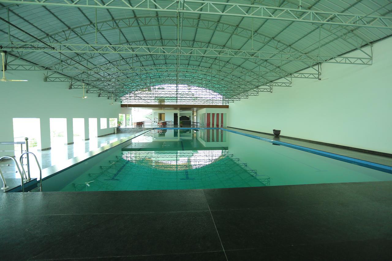 Kohinoor Hotel Alwaye Kültér fotó