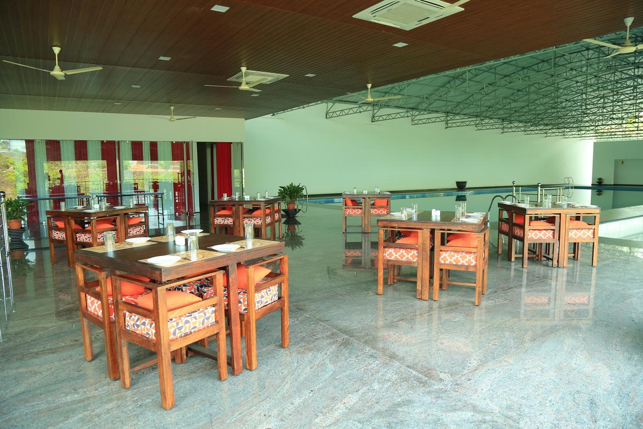 Kohinoor Hotel Alwaye Kültér fotó