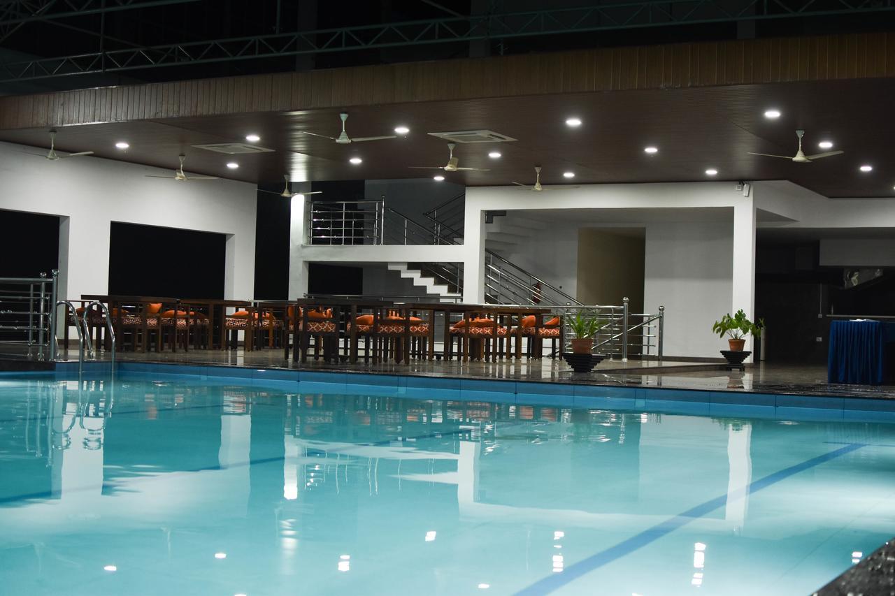 Kohinoor Hotel Alwaye Kültér fotó